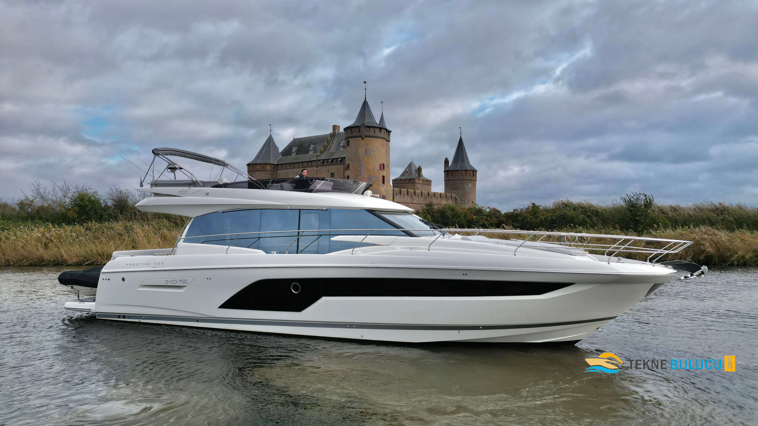 Prestige 590 2024 iç mekan 2