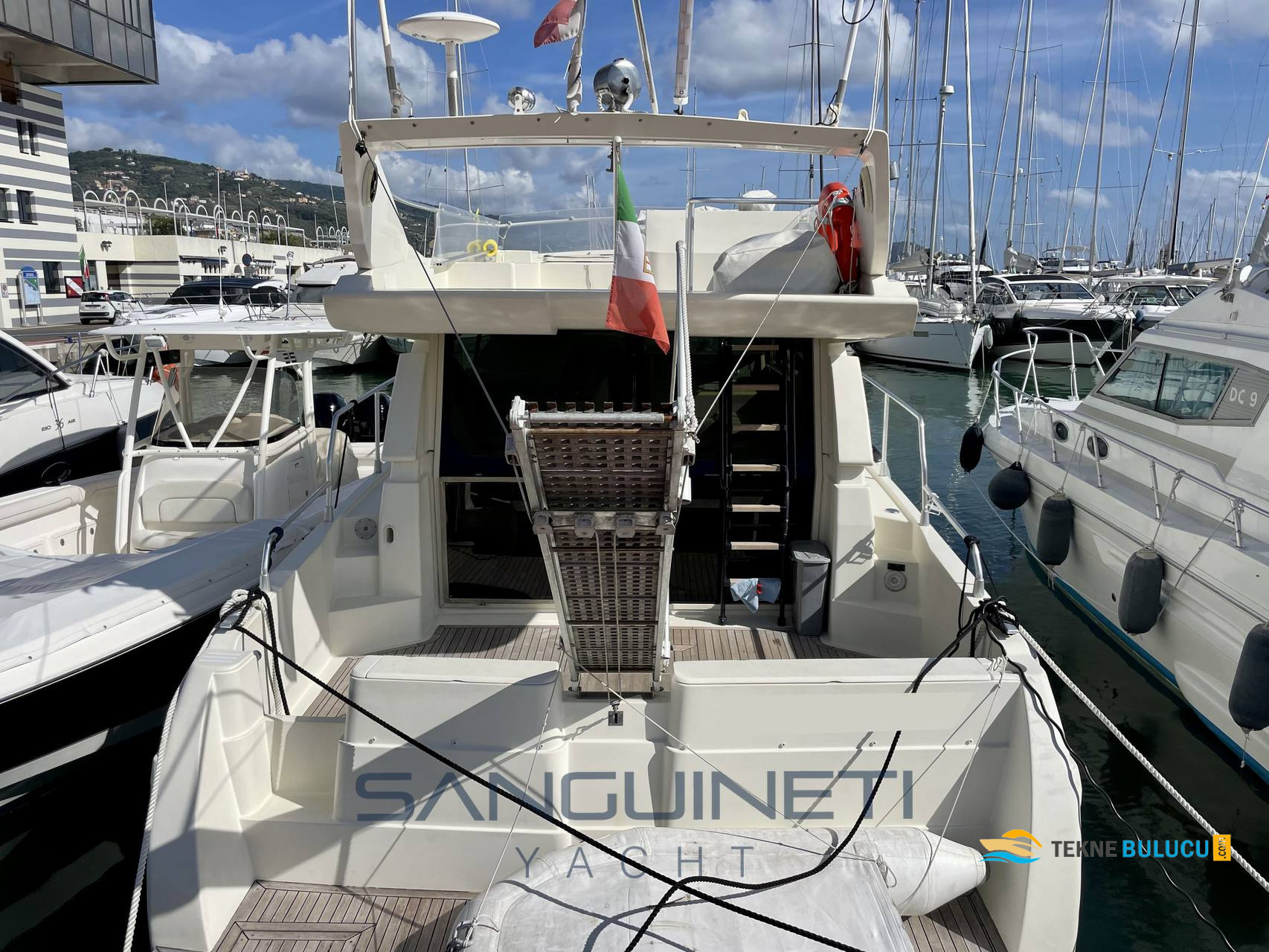 Ferretti 120 1997 iç mekan 2