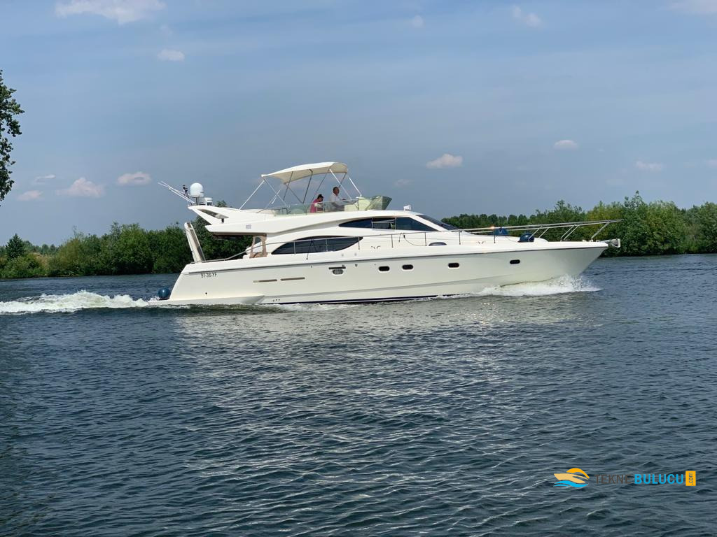 Ferretti 530 2005 iç mekan 2