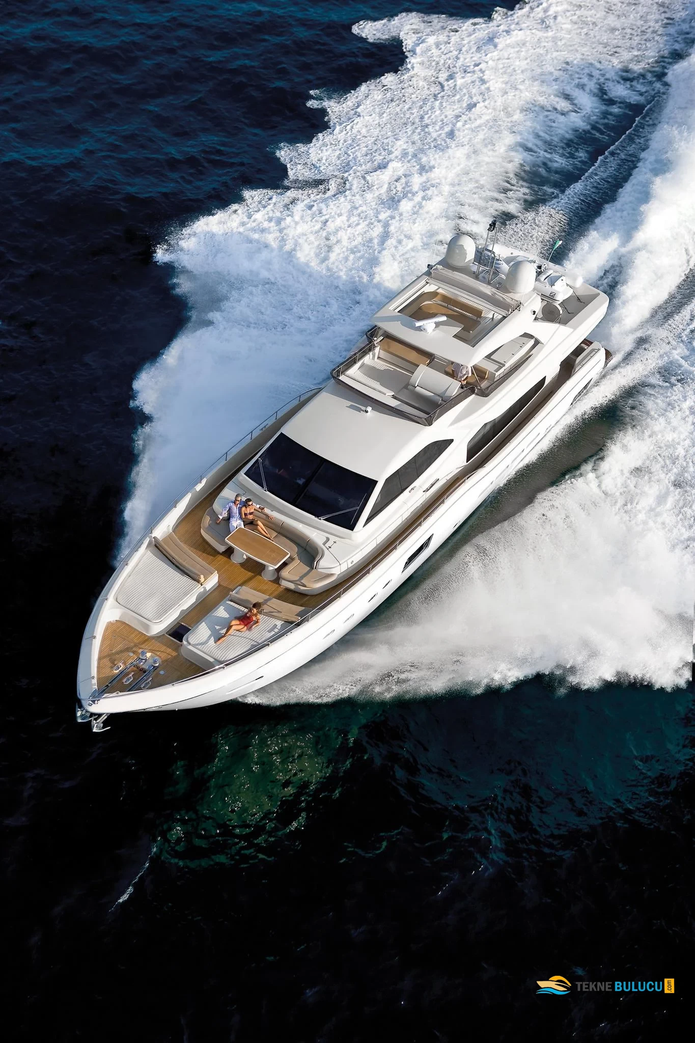 Ferretti Altura 840 2008 iç mekan 3