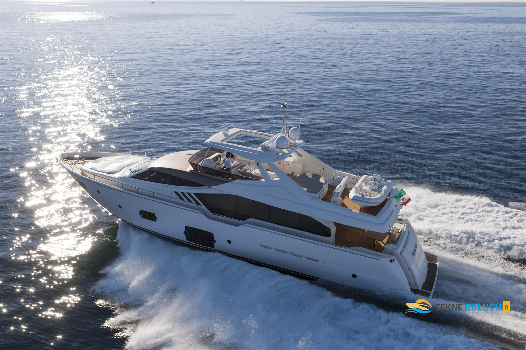 Ferretti 870 2014 iç mekan 3