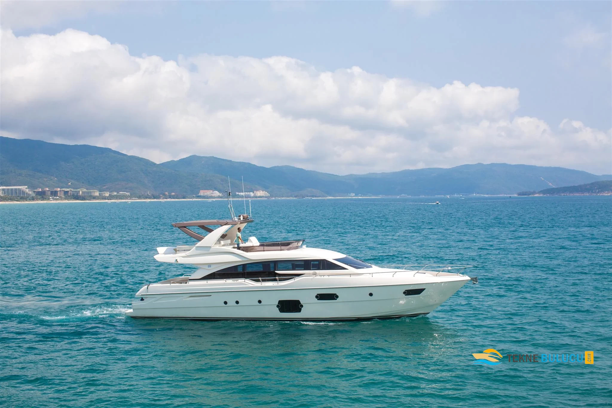 Ferretti 690 2014 iç mekan 3