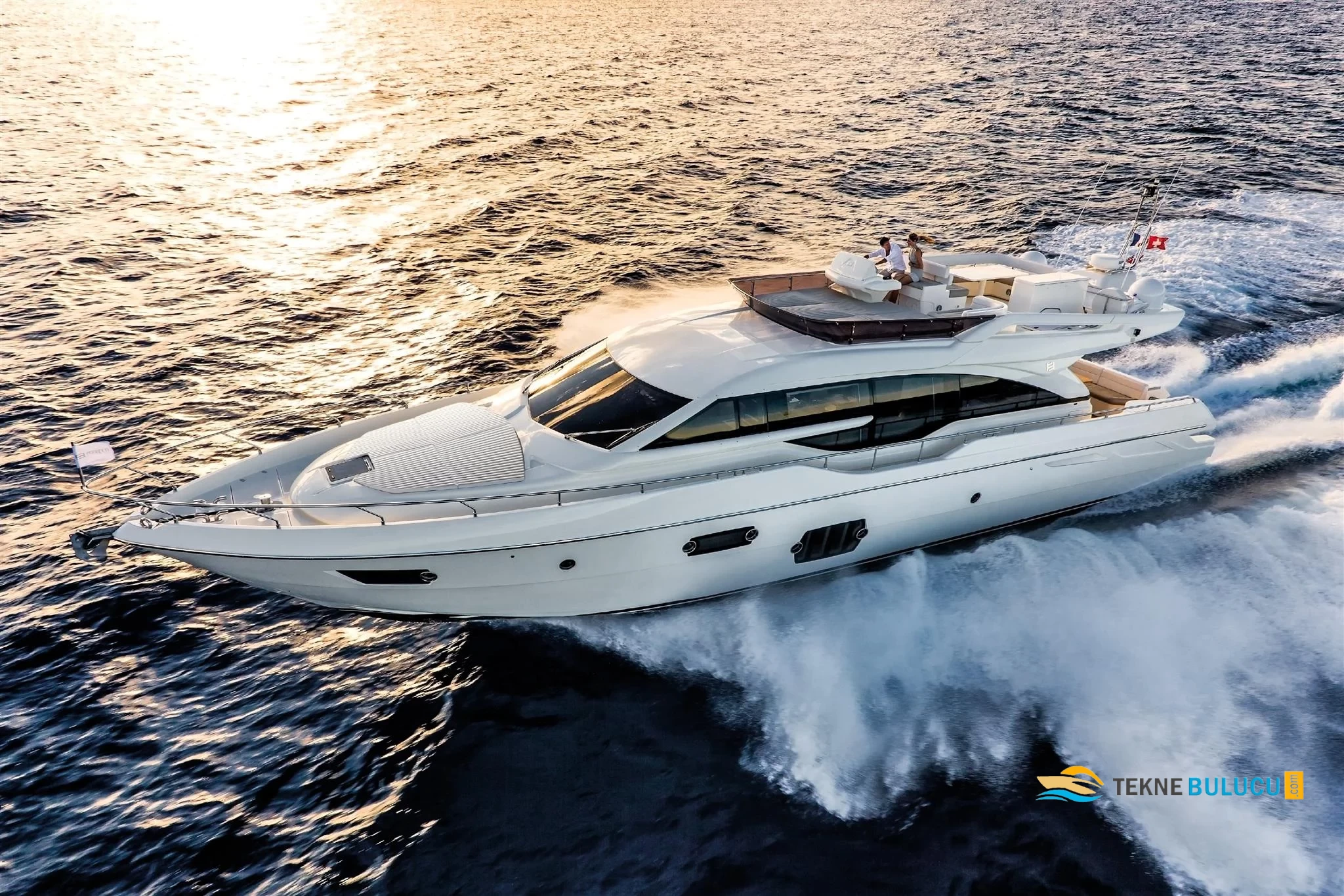 Ferretti 690 2015 iç mekan 3