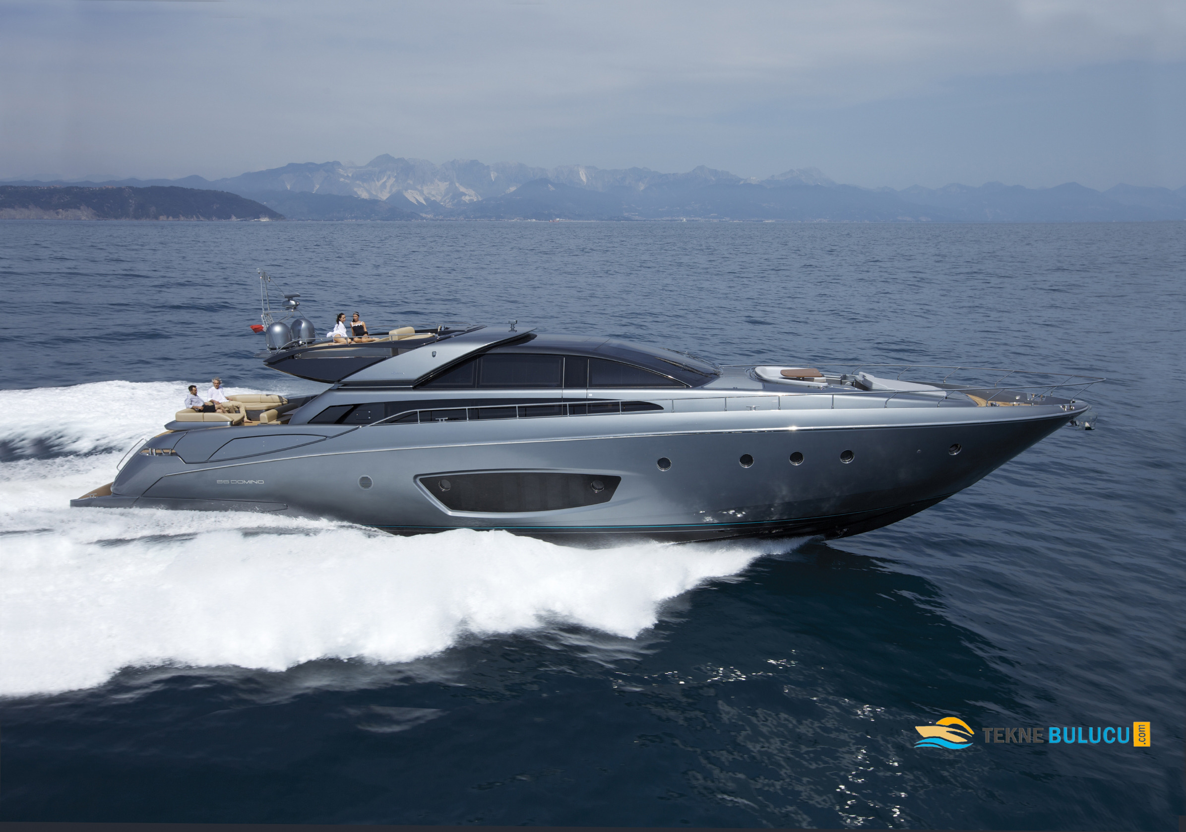 Riva Domino 86 2010 iç mekan 3