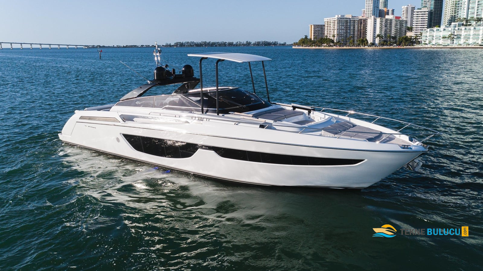 Riva 76 Bahamas 2021 iç mekan 3