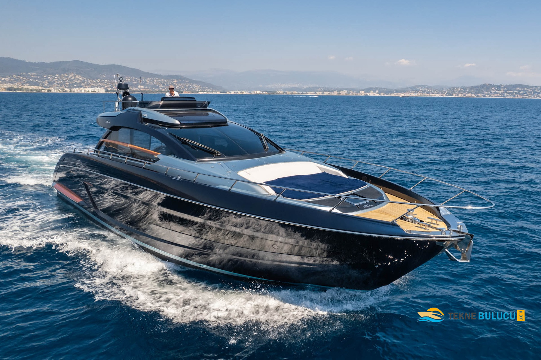 Riva 66 Ribelle 2026 iç mekan 3