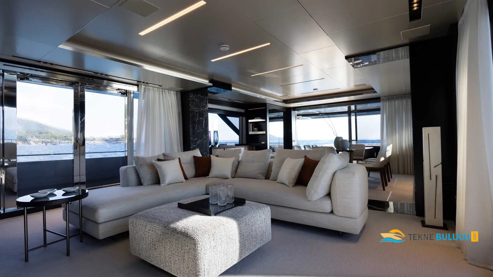 Riva 102 Corsaro Super 2024 iç mekan 3