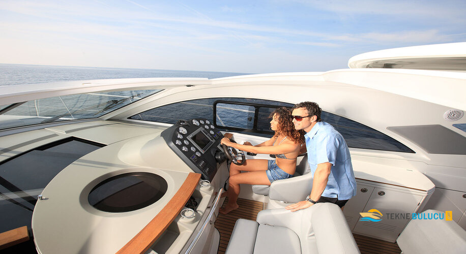 Beneteau Monte Carlo 42 2013 iç mekan 3