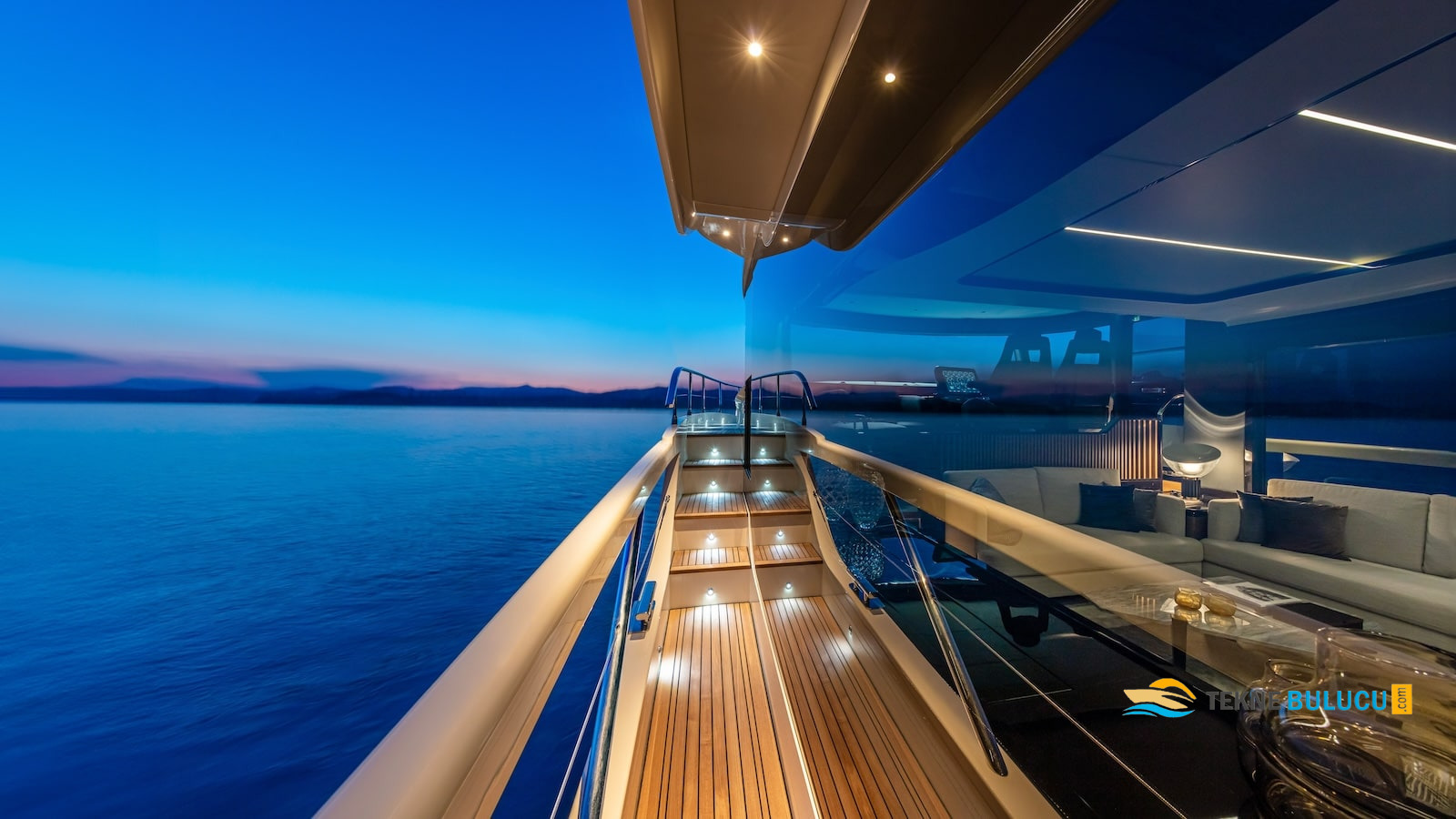 Absolute Navetta 64 2020 iç mekan 3
