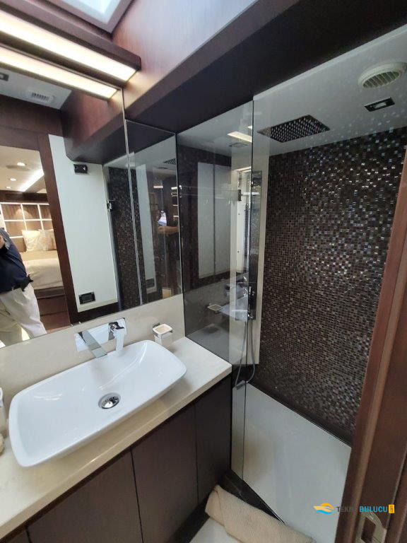 Galeon 640 Fly 2019 iç mekan 3