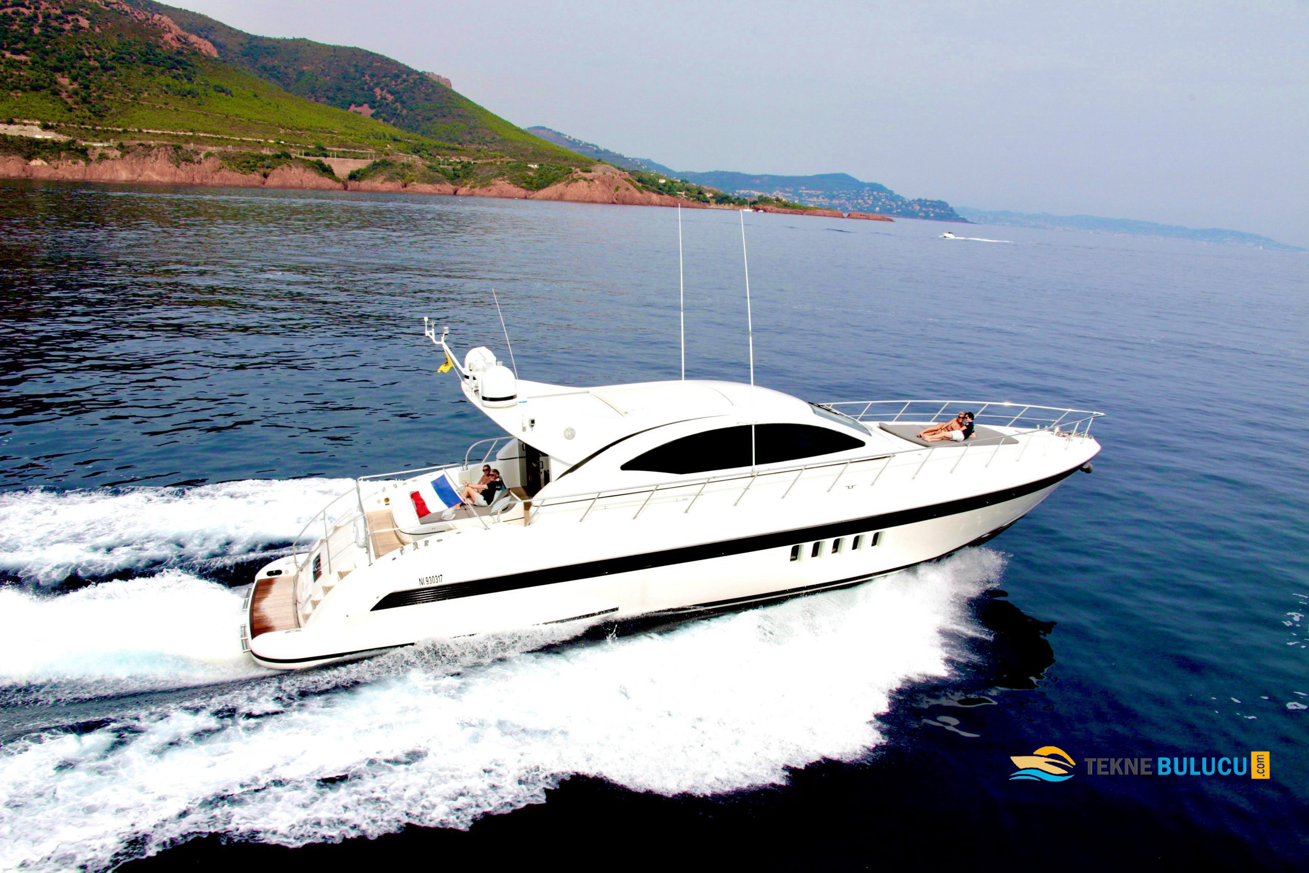 Mangusta 72 2000 iç mekan 3