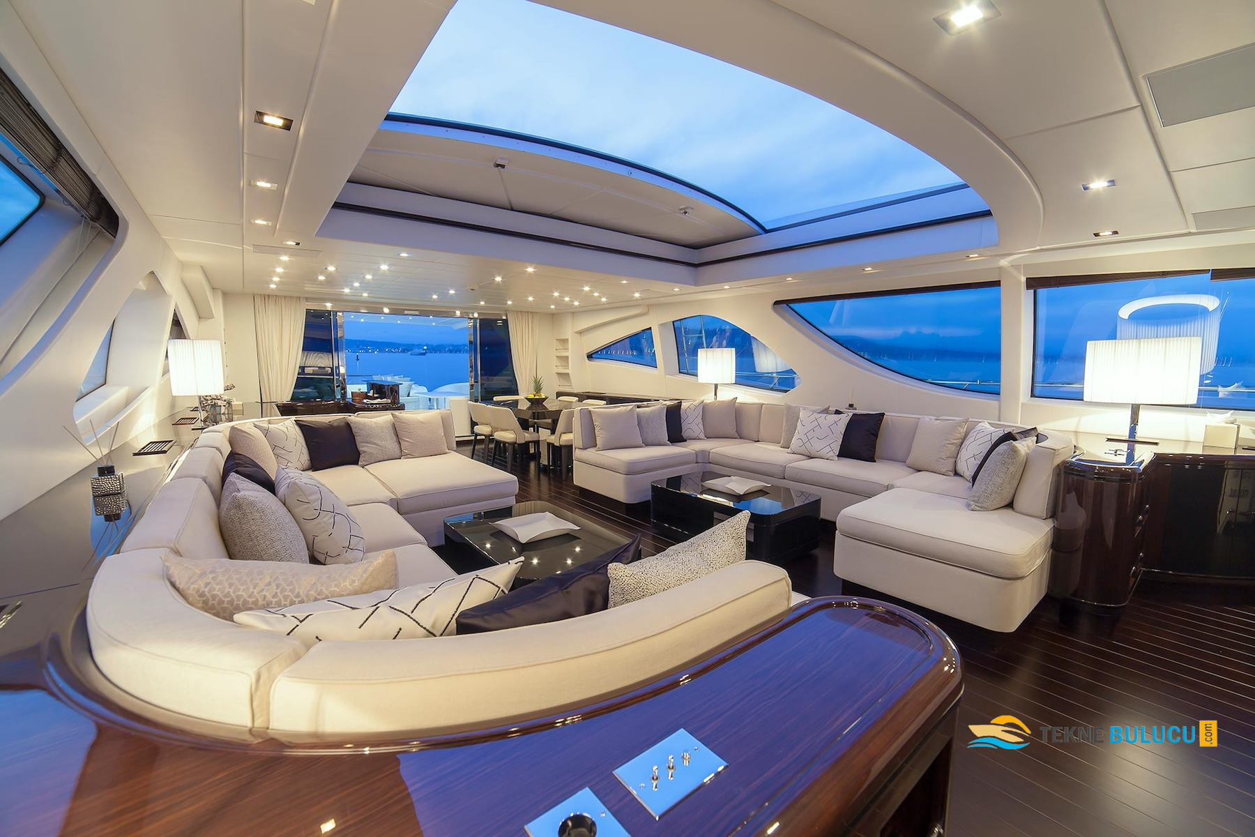 Mangusta 130 2004 iç mekan 3