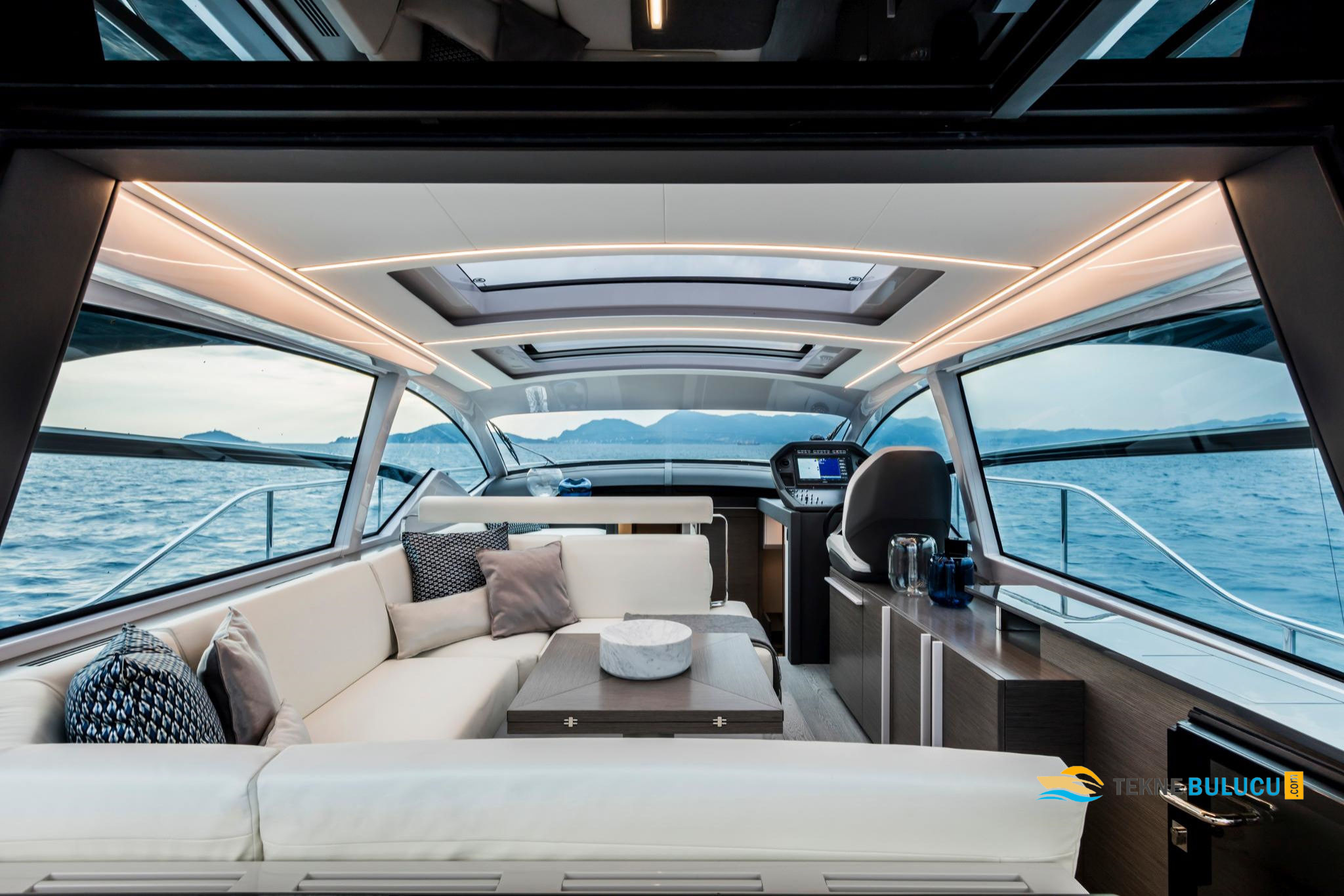 Pershing 5X 2025 iç mekan 3