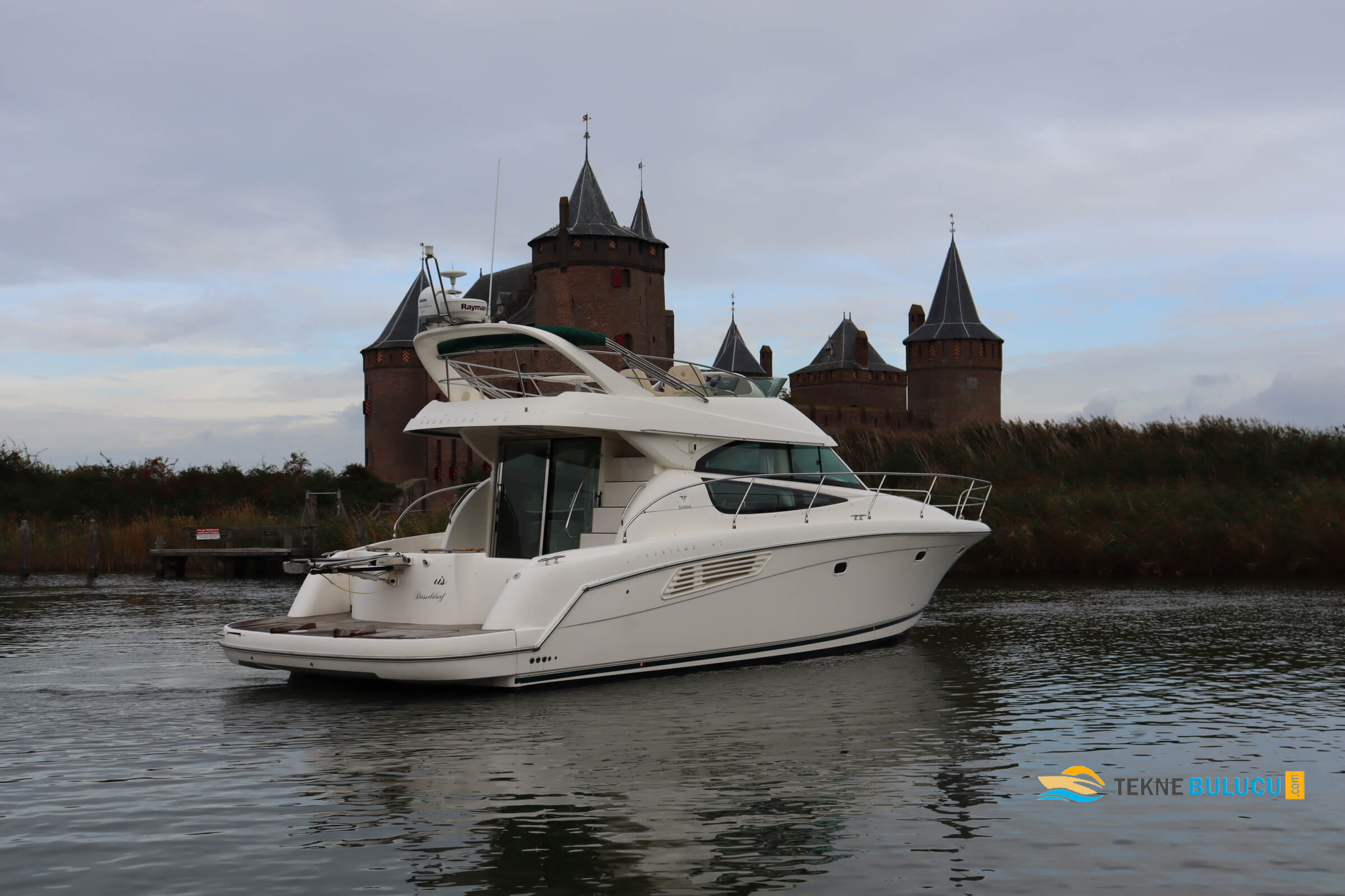 Prestige 42 2012 iç mekan 3