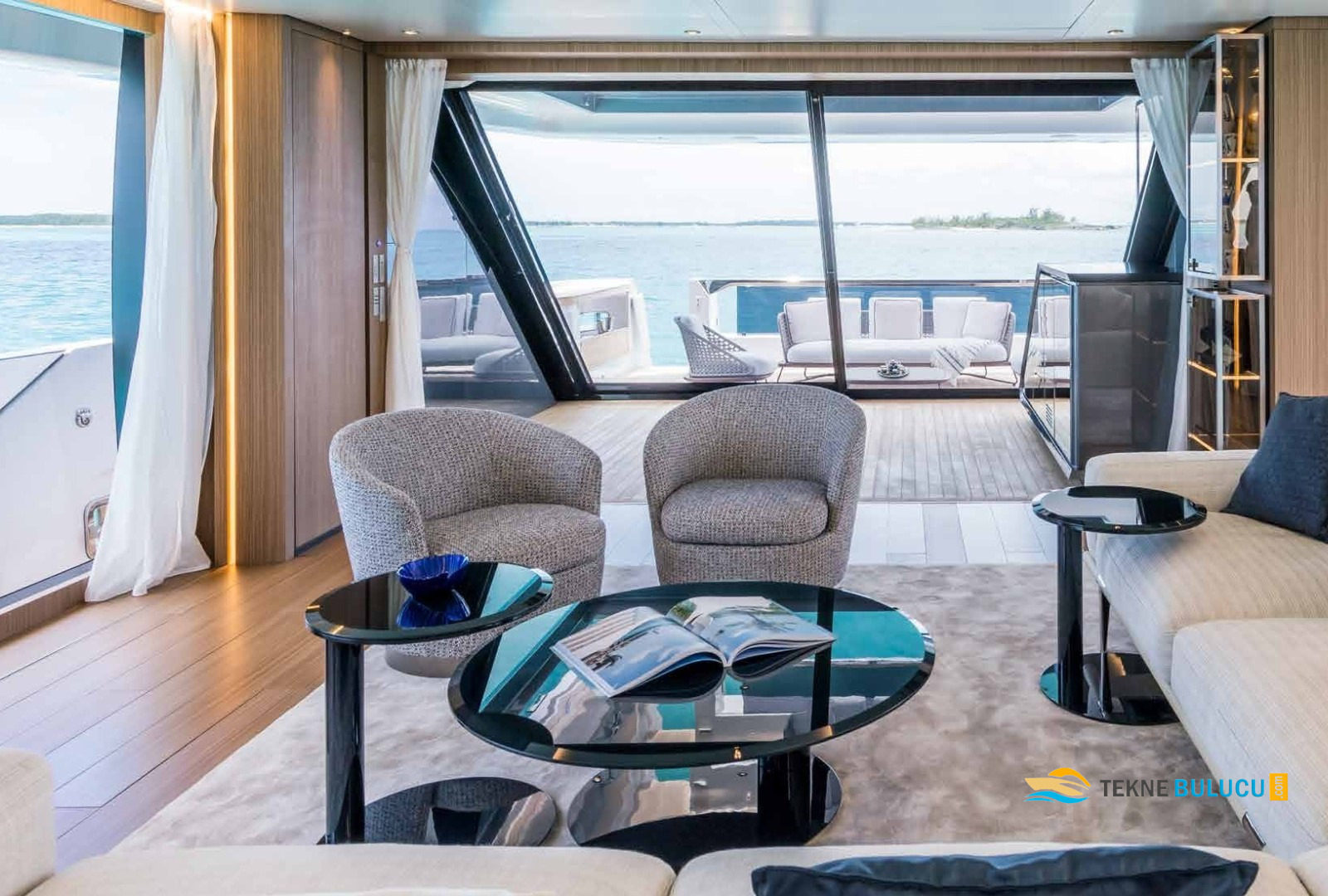 Ferretti 120 1993 iç mekan 3