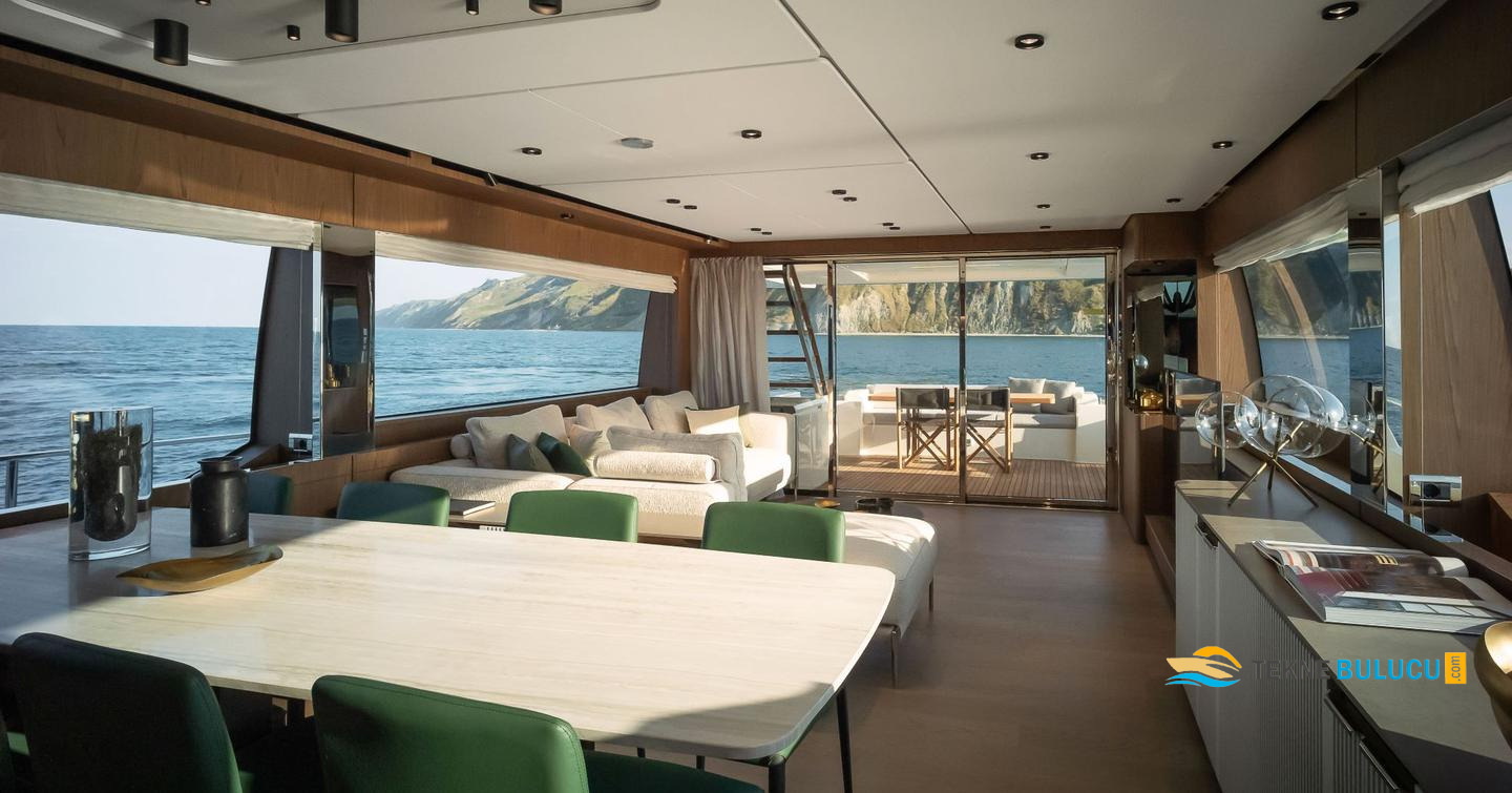Ferretti 780 2004 iç mekan 3