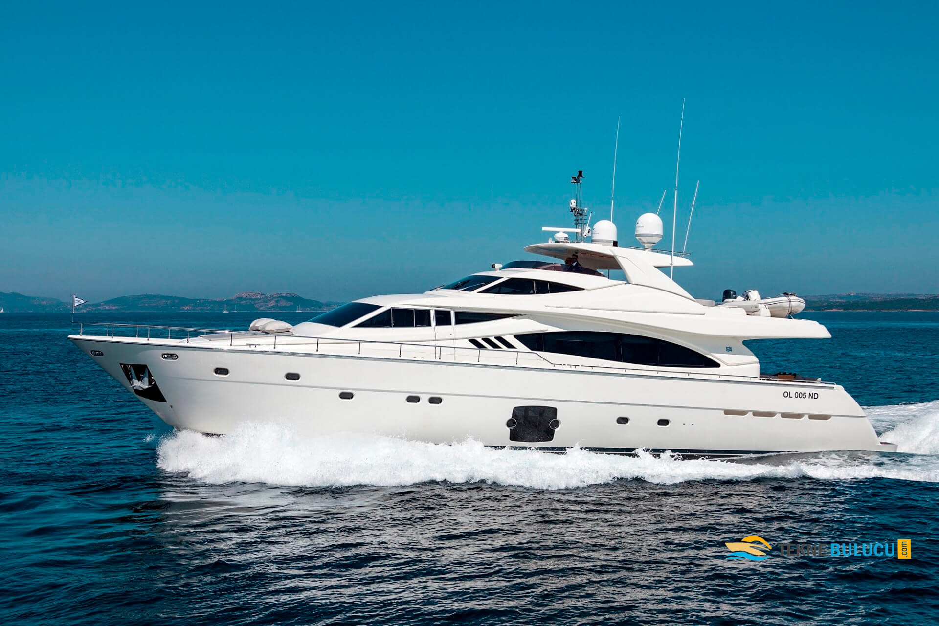 Ferretti 881 RPH 2010 iç mekan 3