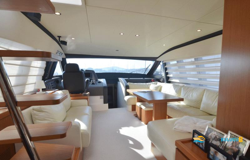 Ferretti 592 2010 iç mekan 3