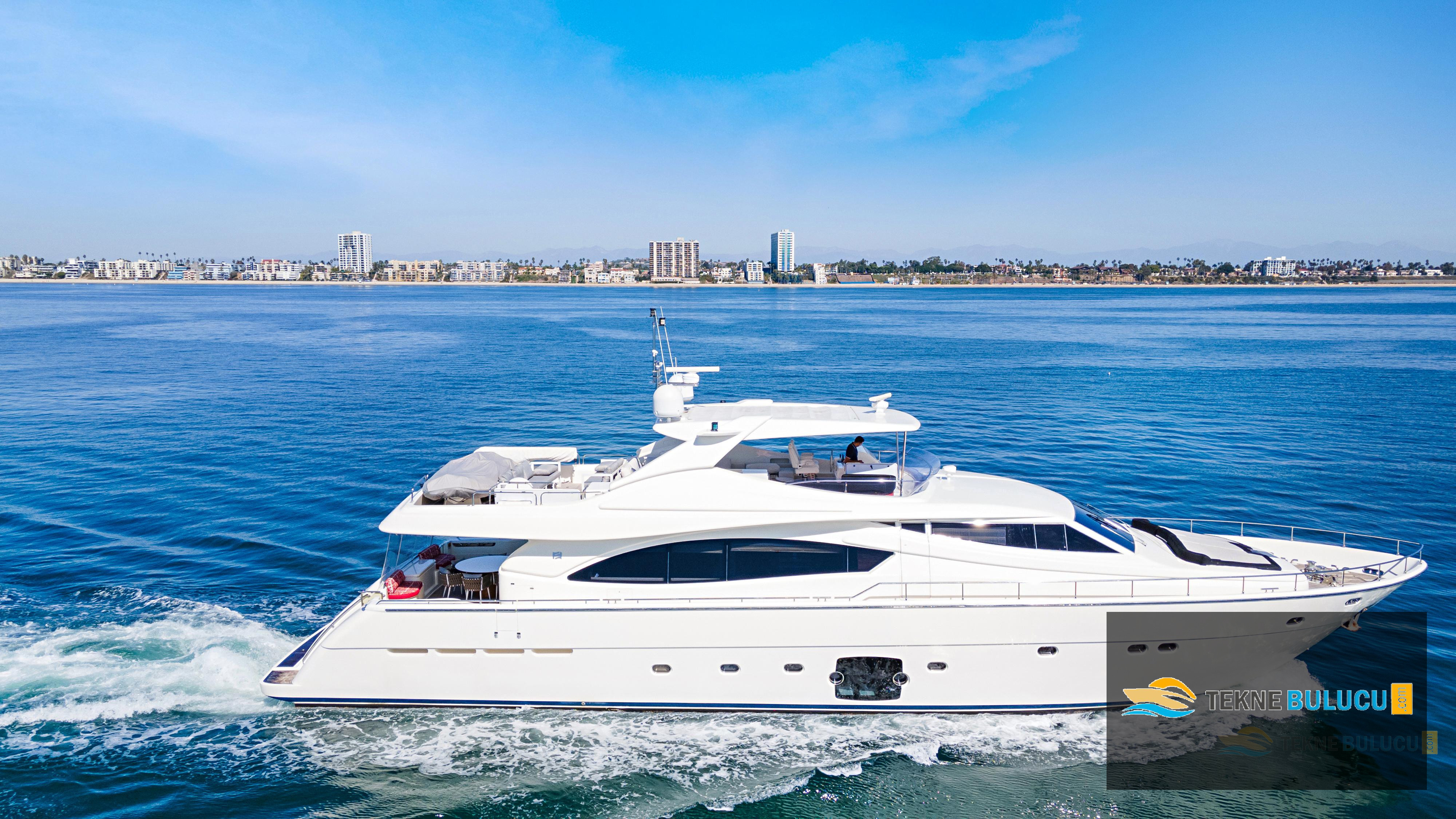 Ferretti 740 2011 iç mekan 2