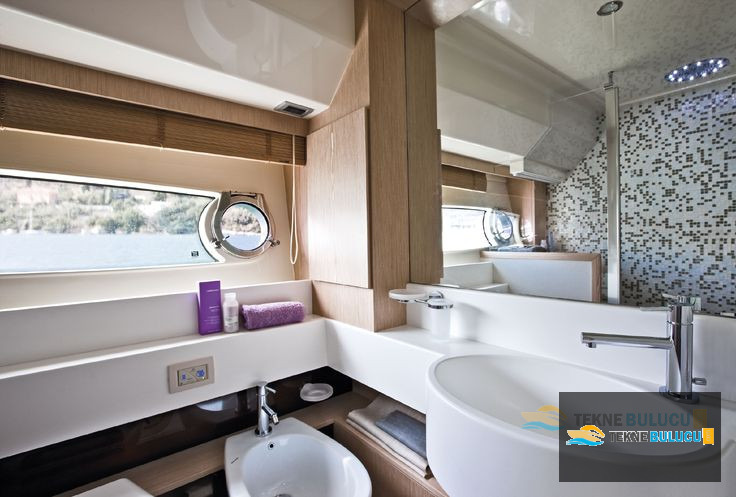 Ferretti 560 / 570 2010 iç mekan 1