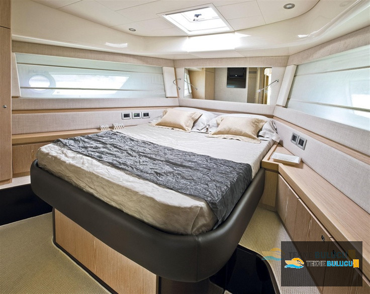 Ferretti 560 / 570 2013 iç mekan 1