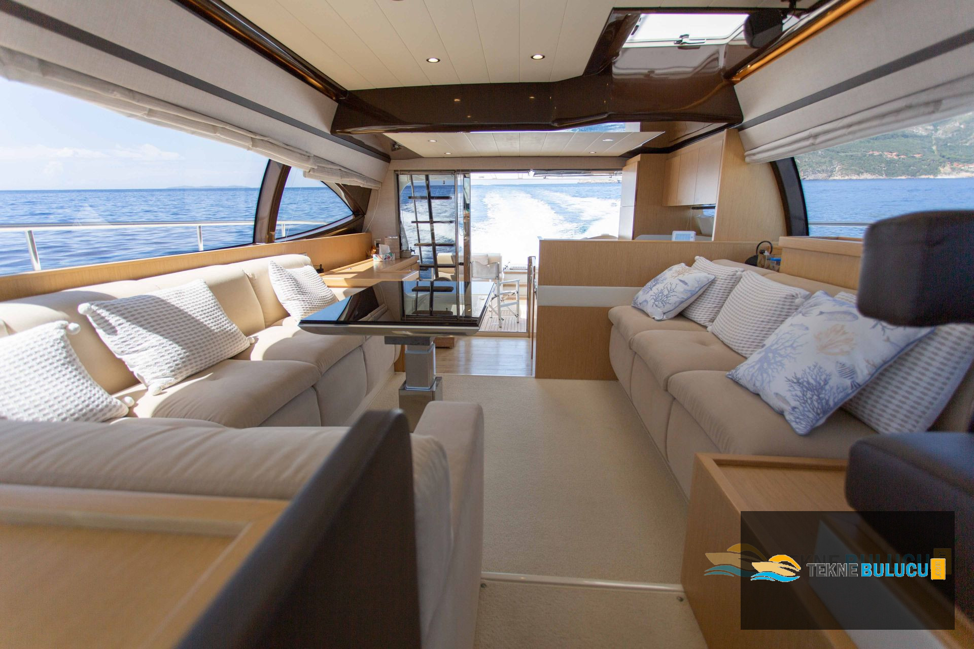 Ferretti 560 / 570 2013 iç mekan 3