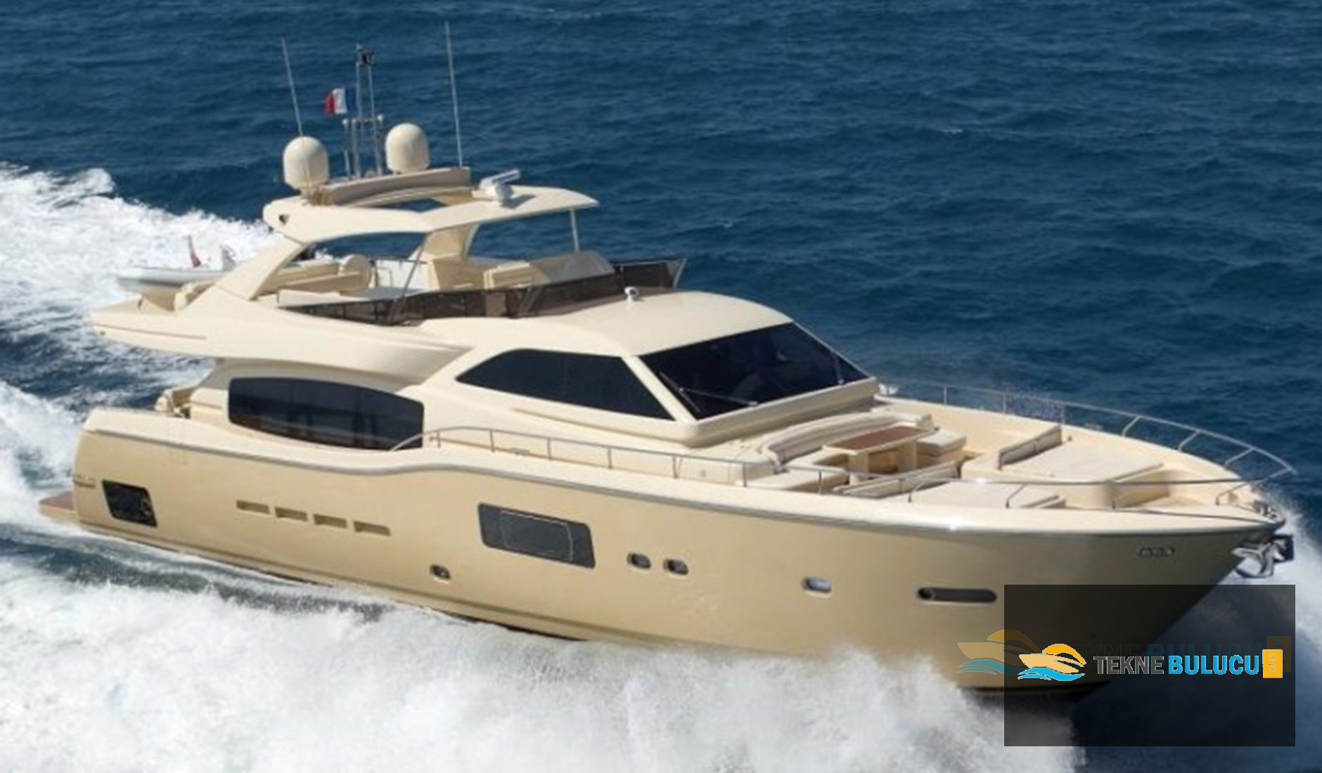 Ferretti Altura 840 2010 iç mekan 3