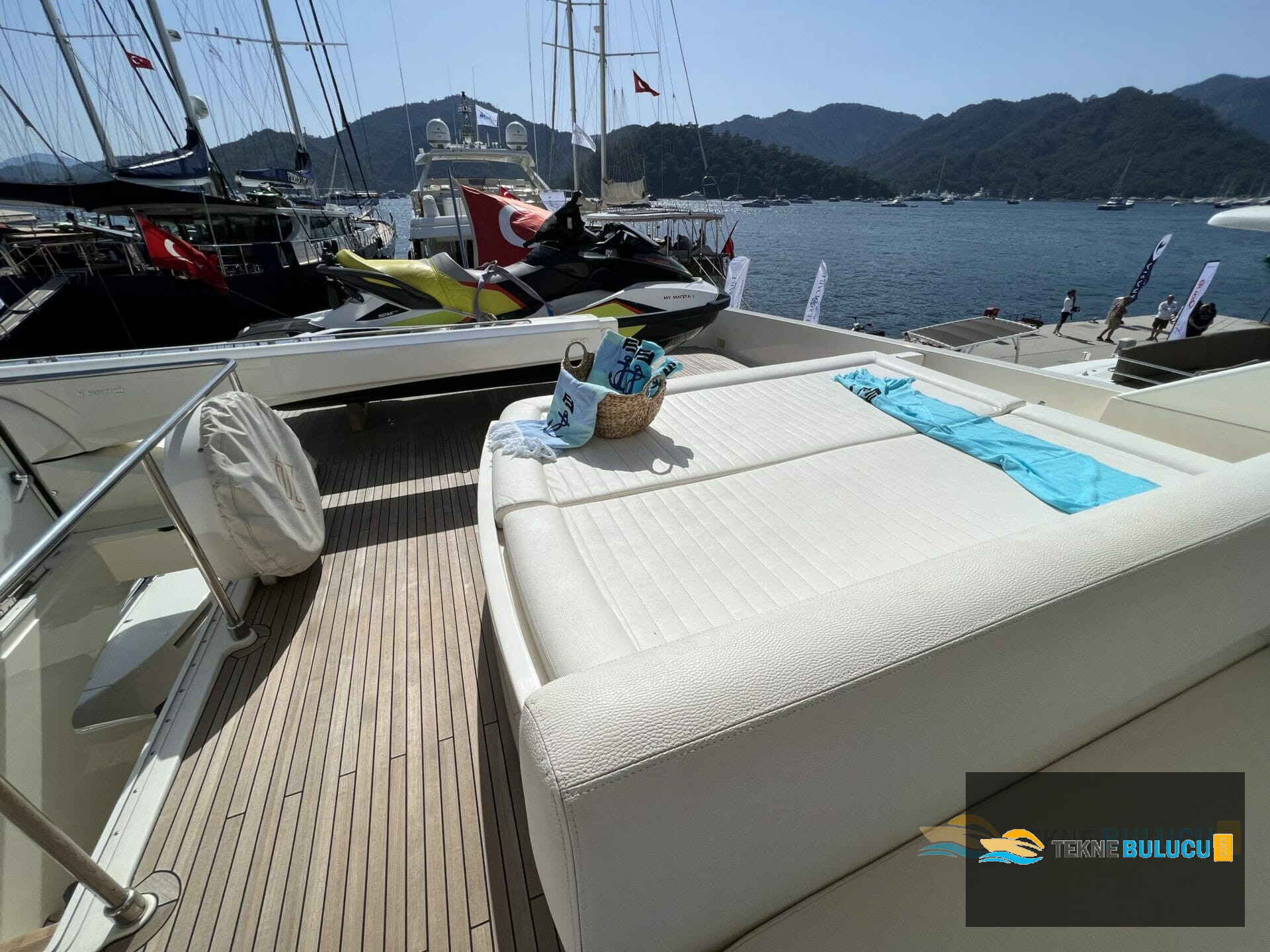 Ferretti 800 2010 iç mekan 2