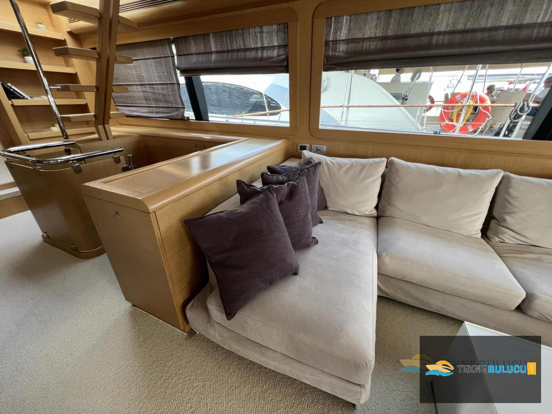Ferretti 800 2010 iç mekan 3