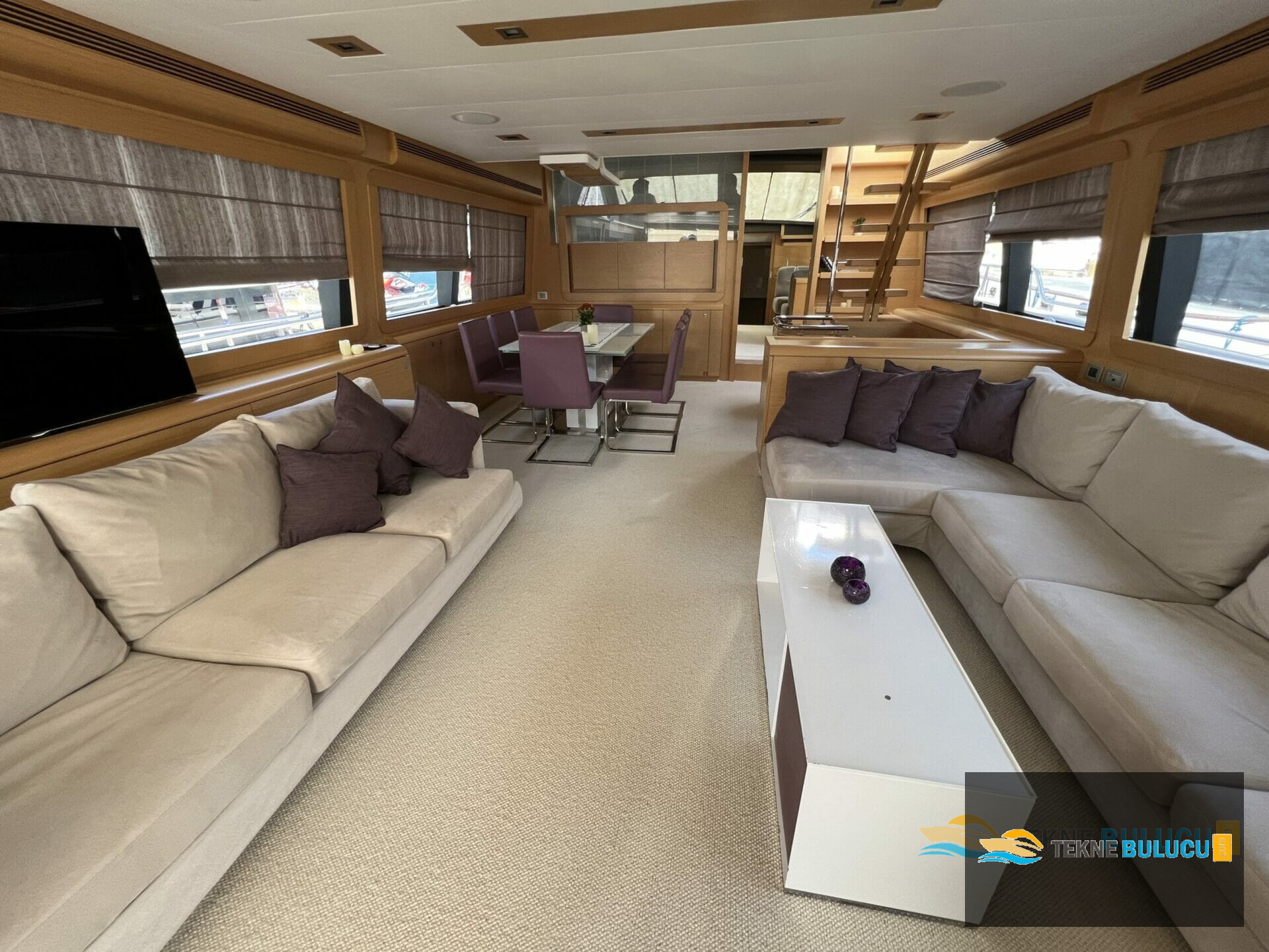 Ferretti 800 2013 iç mekan 1