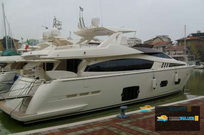 Ferretti 800 2014 iç mekan 1