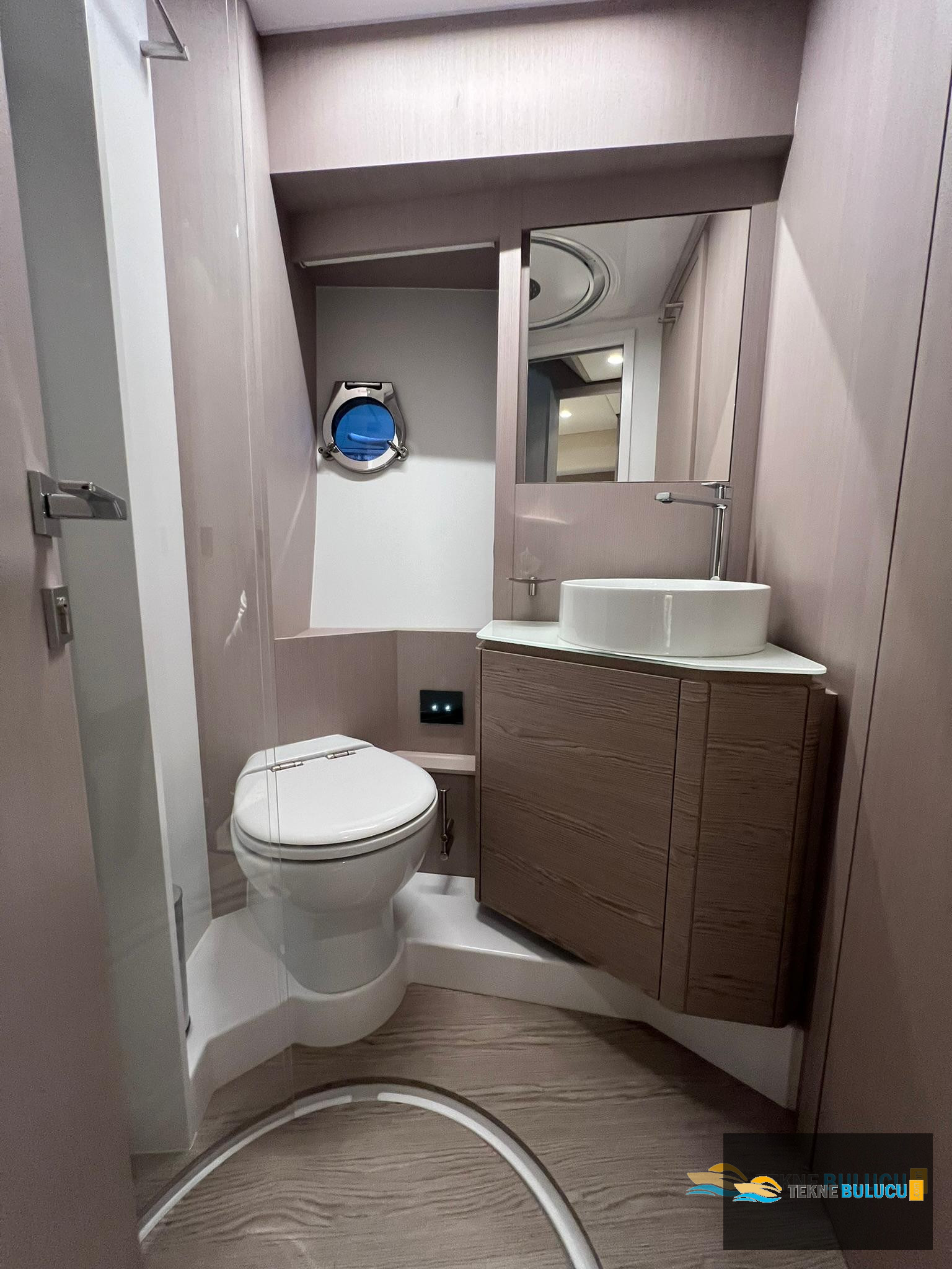 Ferretti 500 2012 iç mekan 1