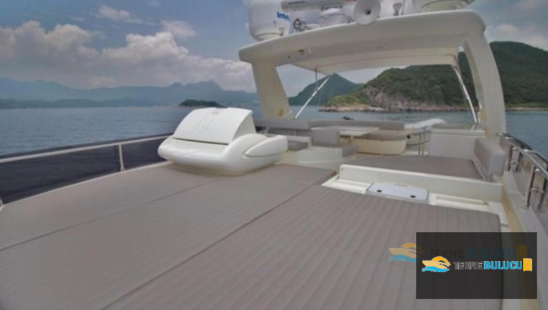 Ferretti 720 2011 iç mekan 1