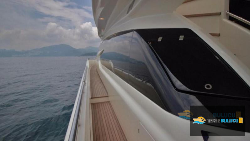 Ferretti 720 2012 iç mekan 1