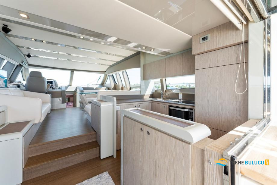 Ferretti 650 2017 iç mekan 2