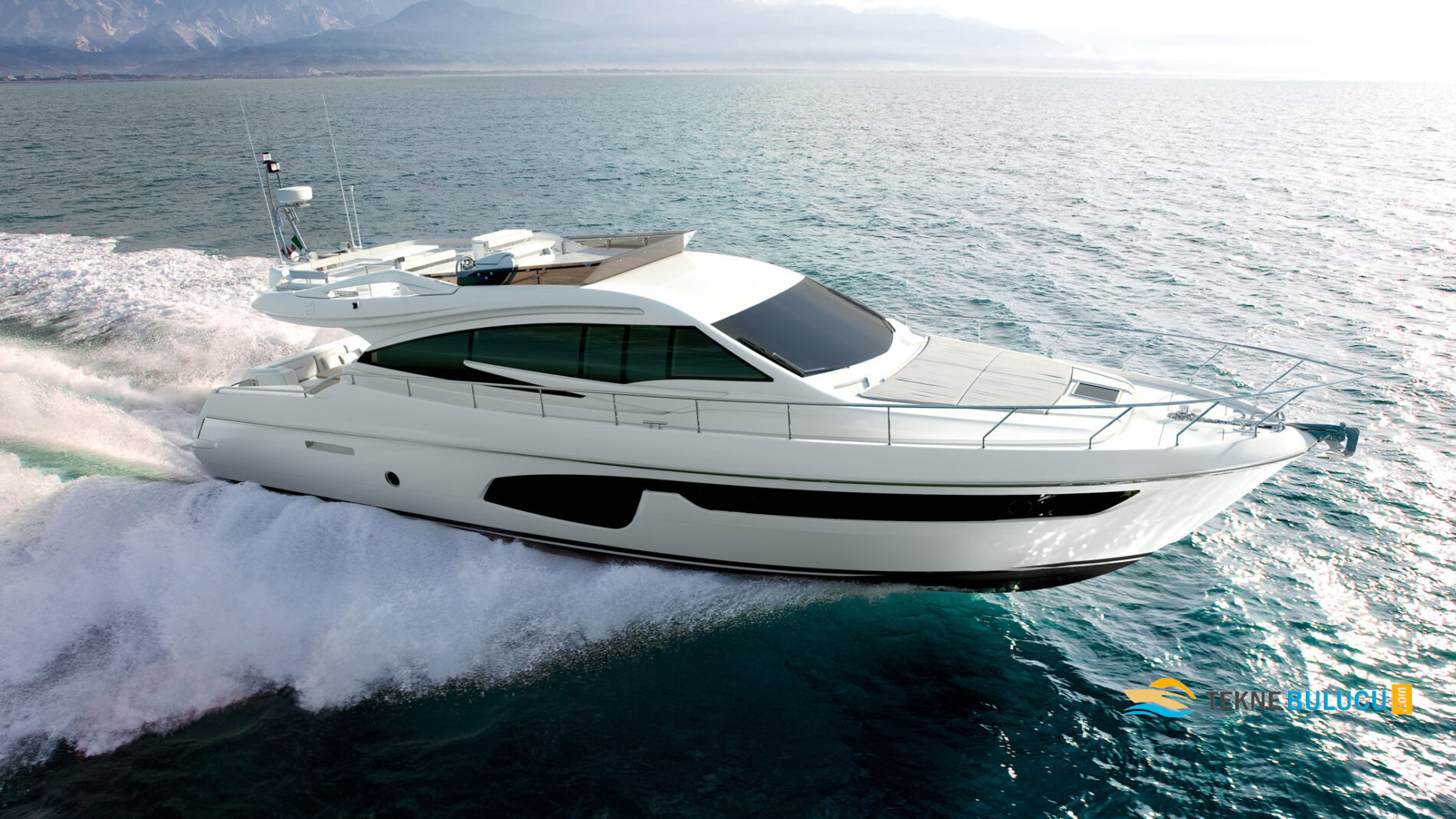 Ferretti 650 2017 iç mekan 3