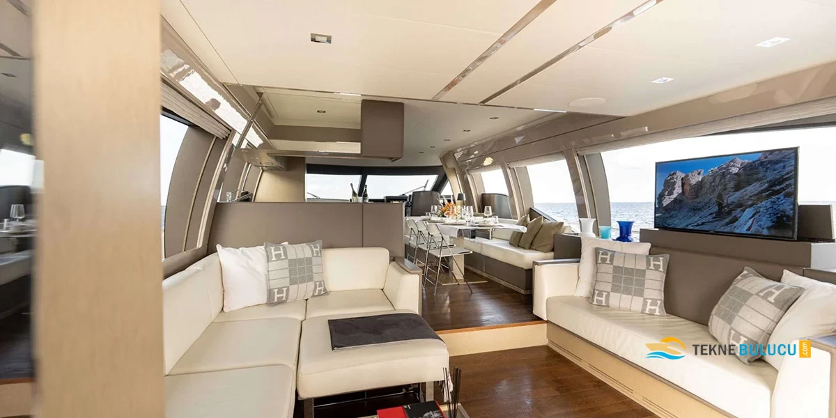 Ferretti 700 2017 iç mekan 3