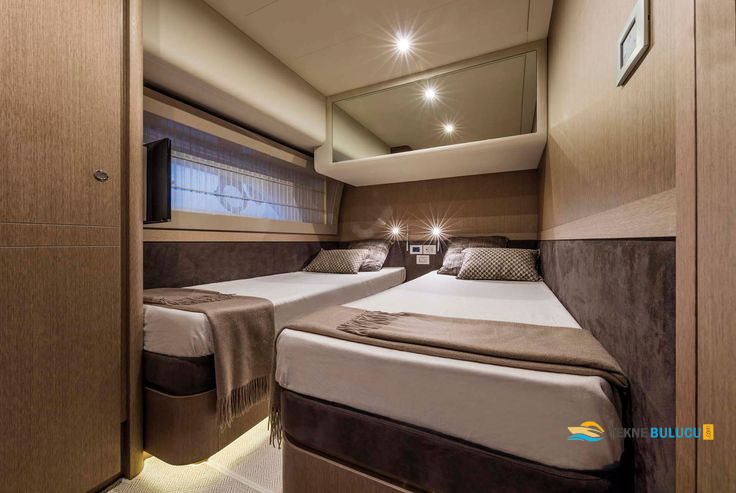 Ferretti 700 2018 iç mekan 1
