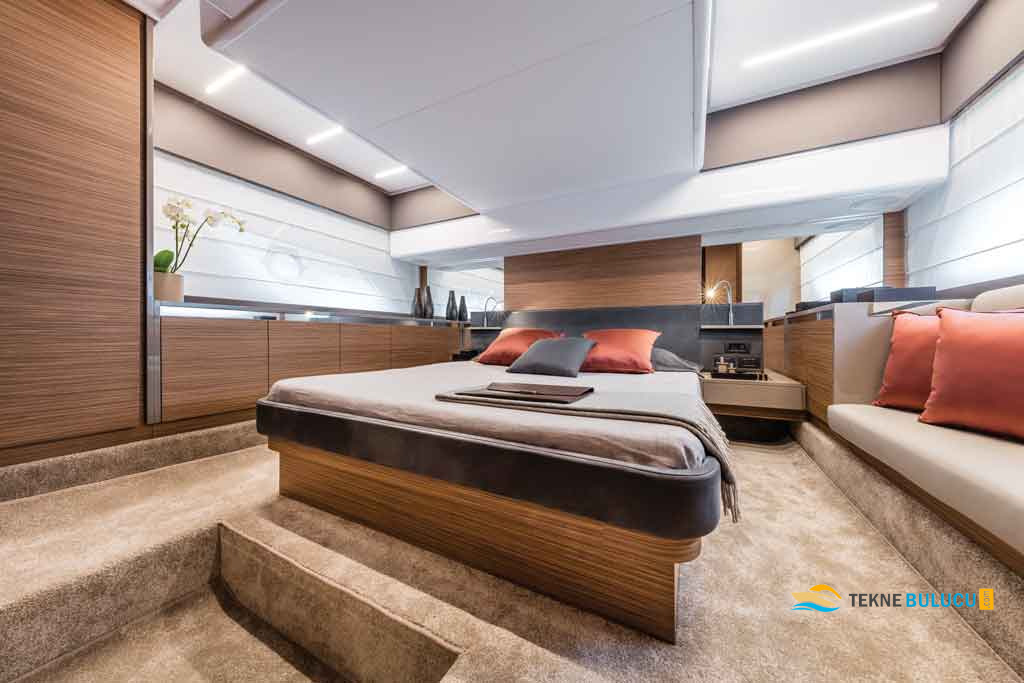 Ferretti 450 2020 iç mekan 3
