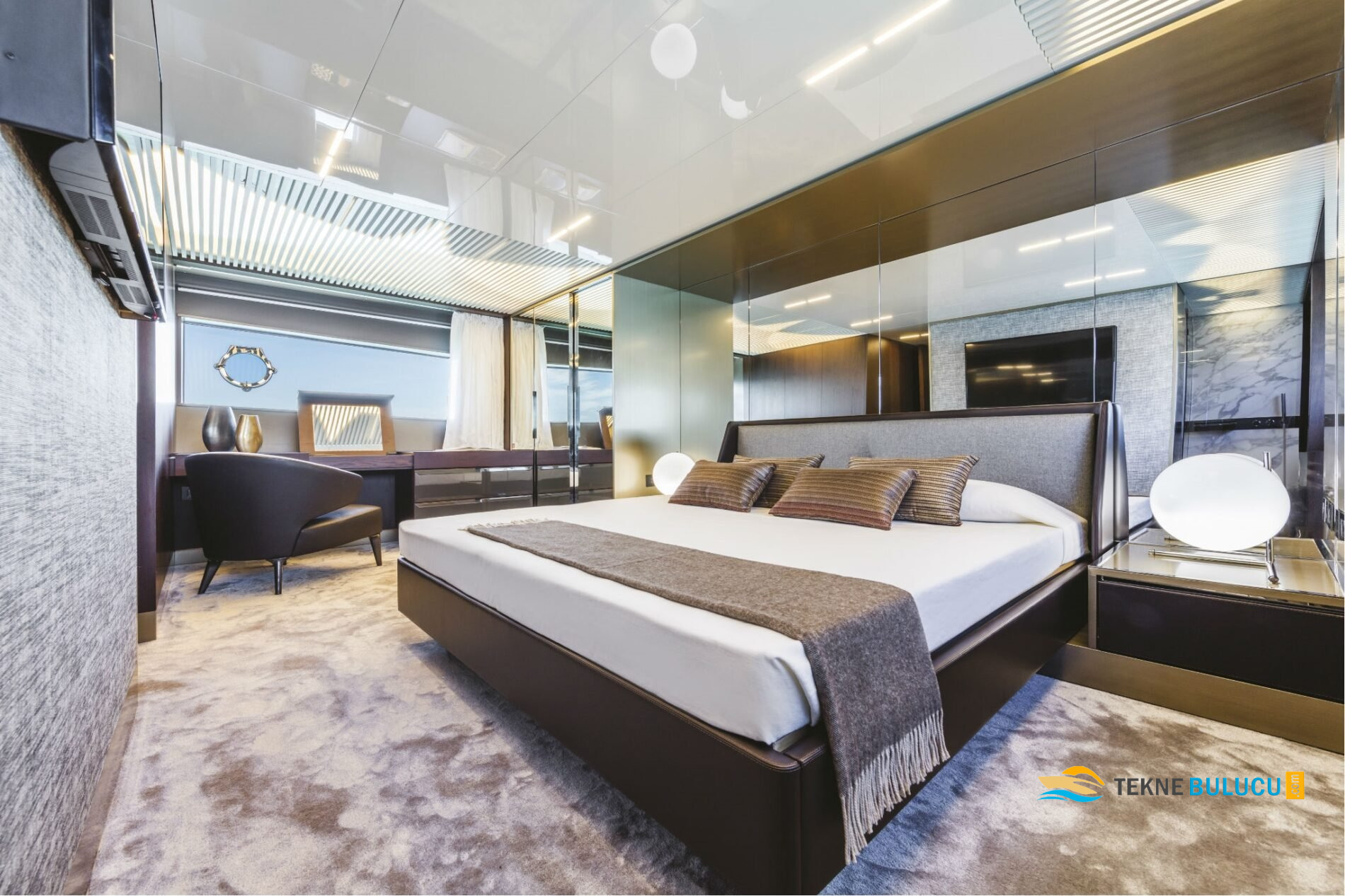 Ferretti 850 2016 iç mekan 2