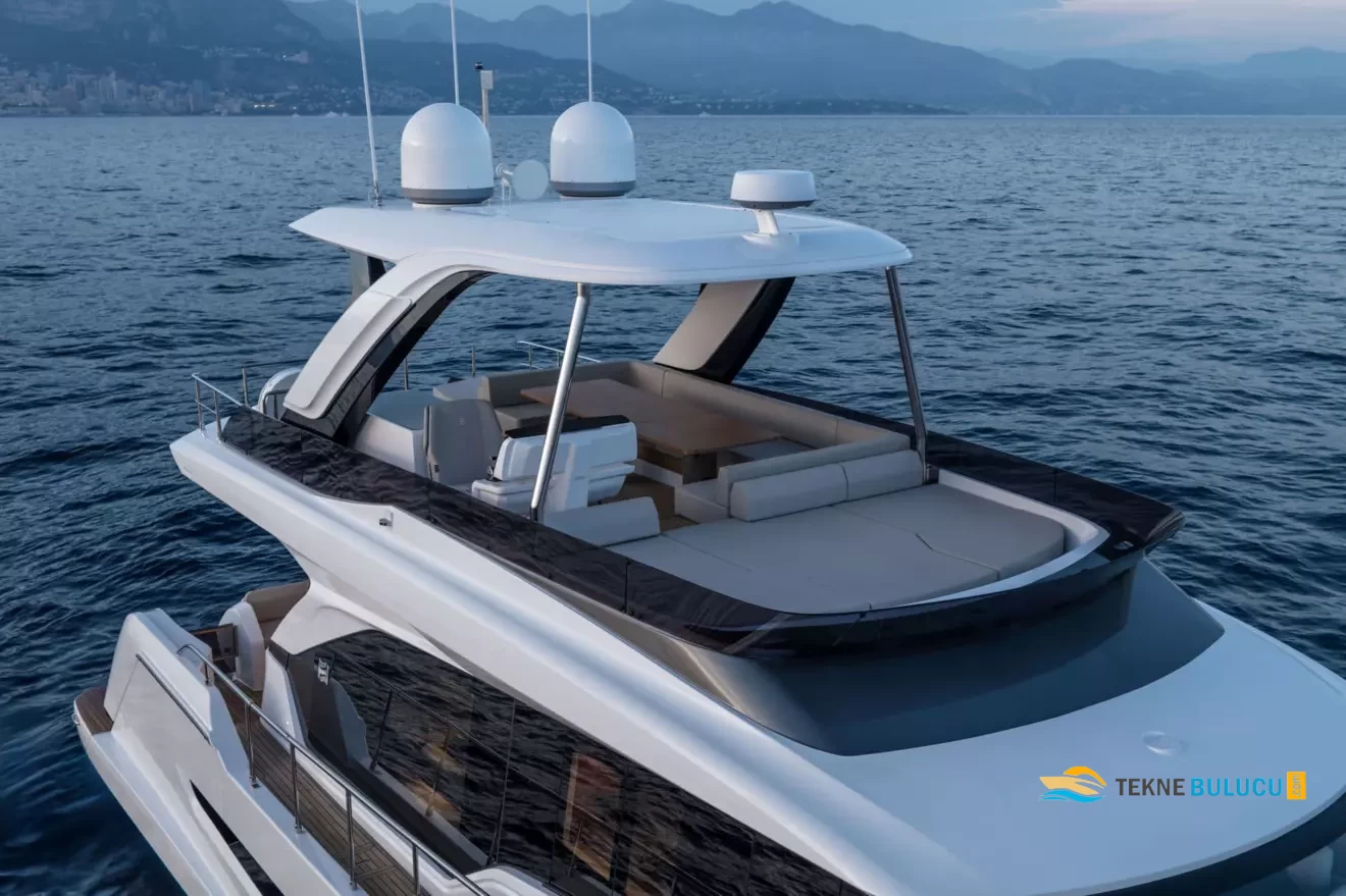 Ferretti 670 2018 iç mekan 1
