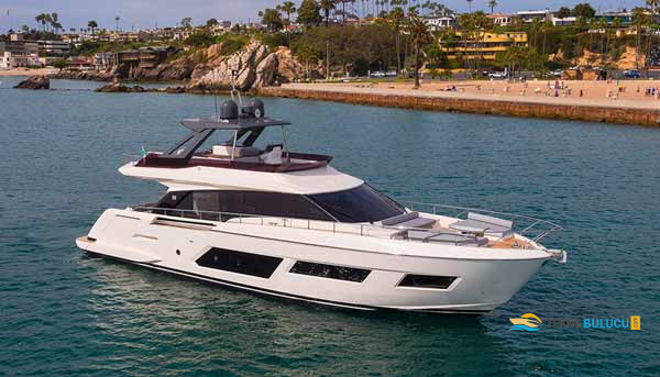 Ferretti 670 2022 iç mekan 2