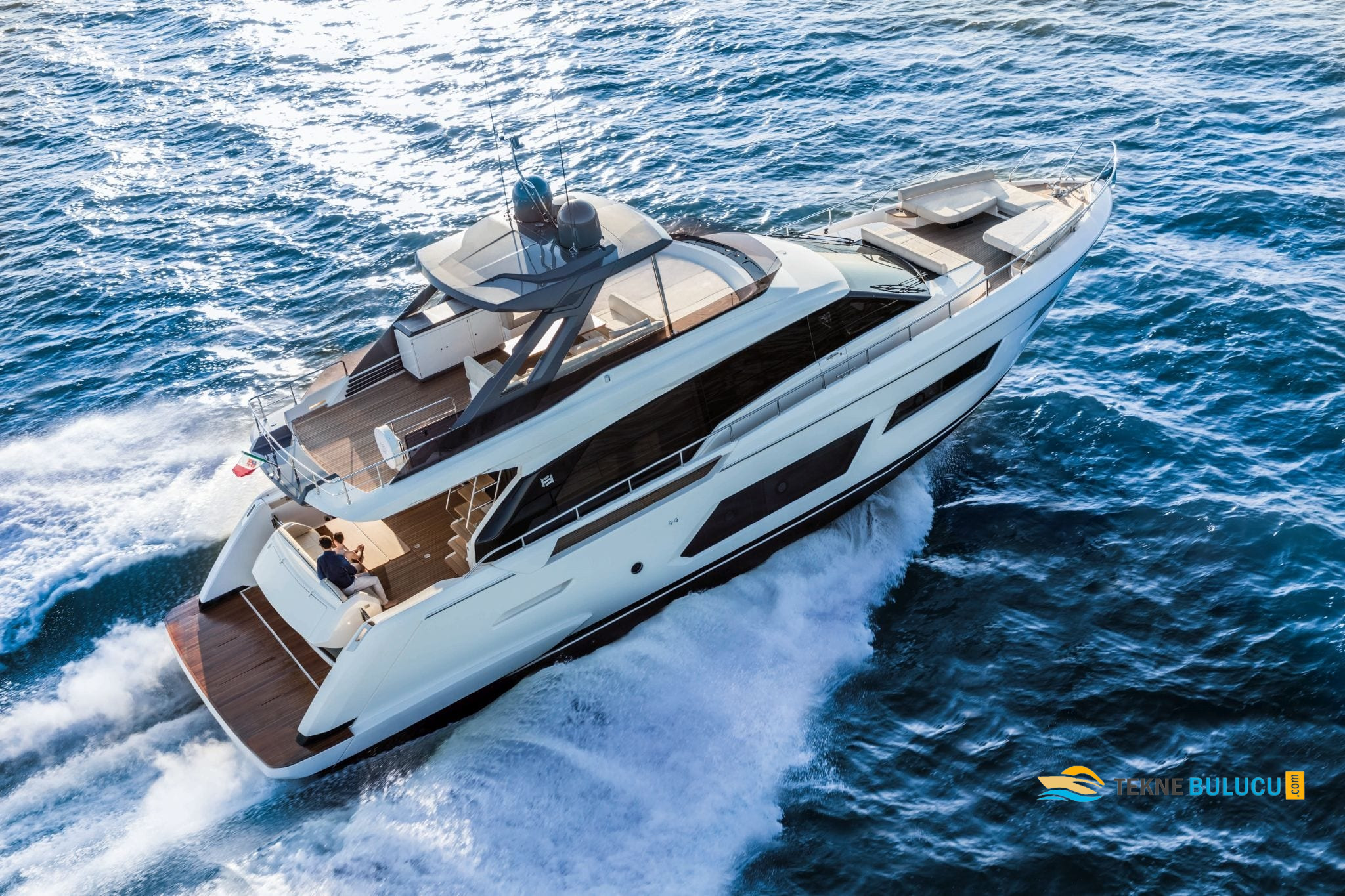 Ferretti 670 2023 iç mekan 1