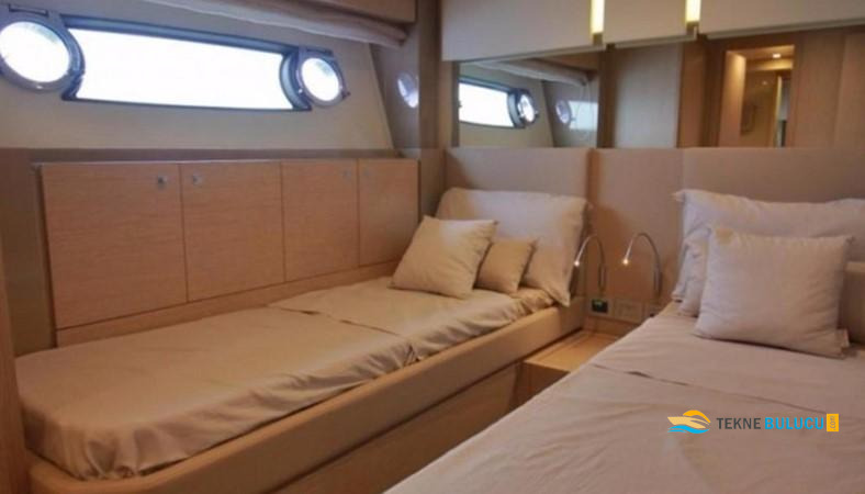 Ferretti 720 2024 iç mekan 2