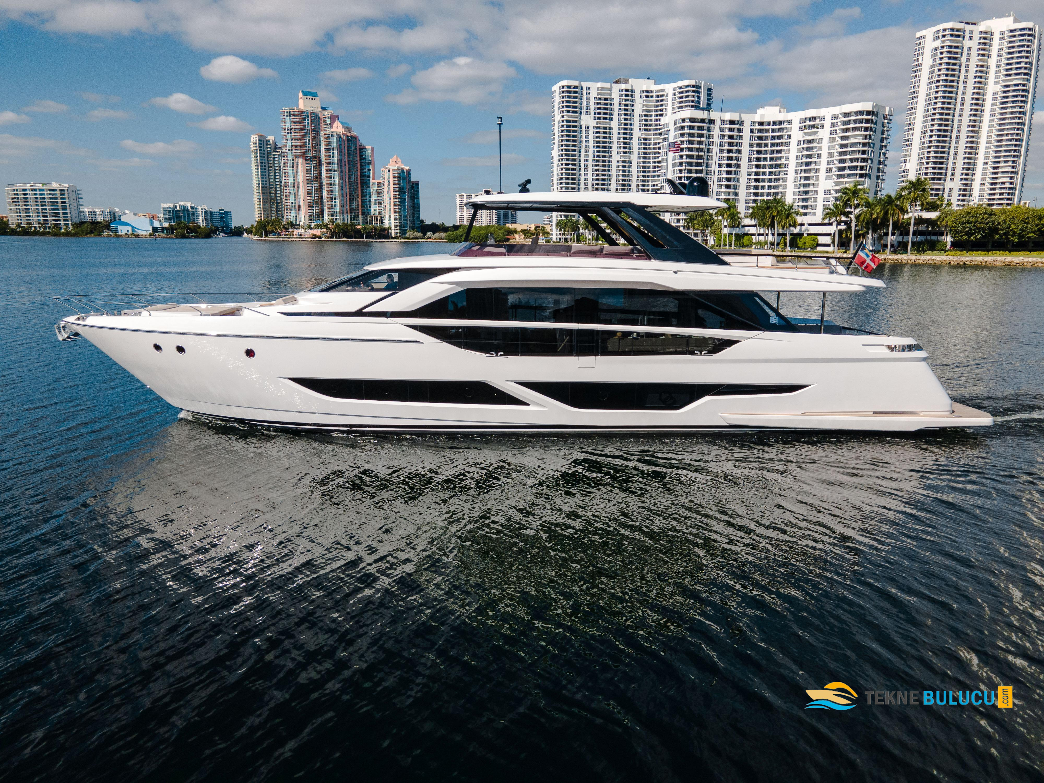 Ferretti 1000 2022 iç mekan 1