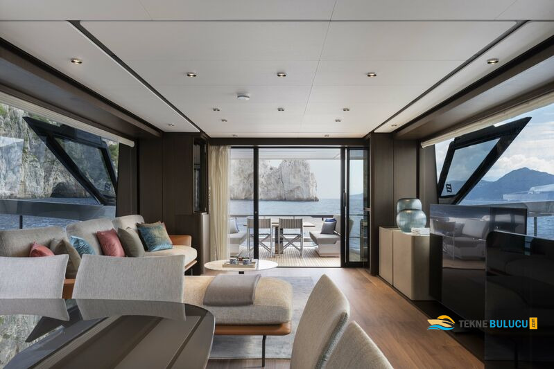 Ferretti 860 2023 iç mekan 2