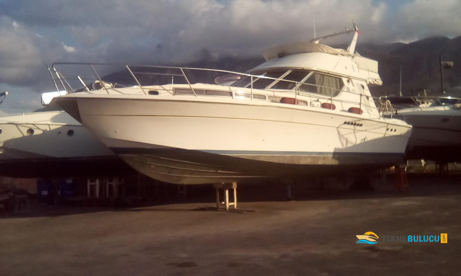 Azimut 43 Bali 1976 iç mekan 3