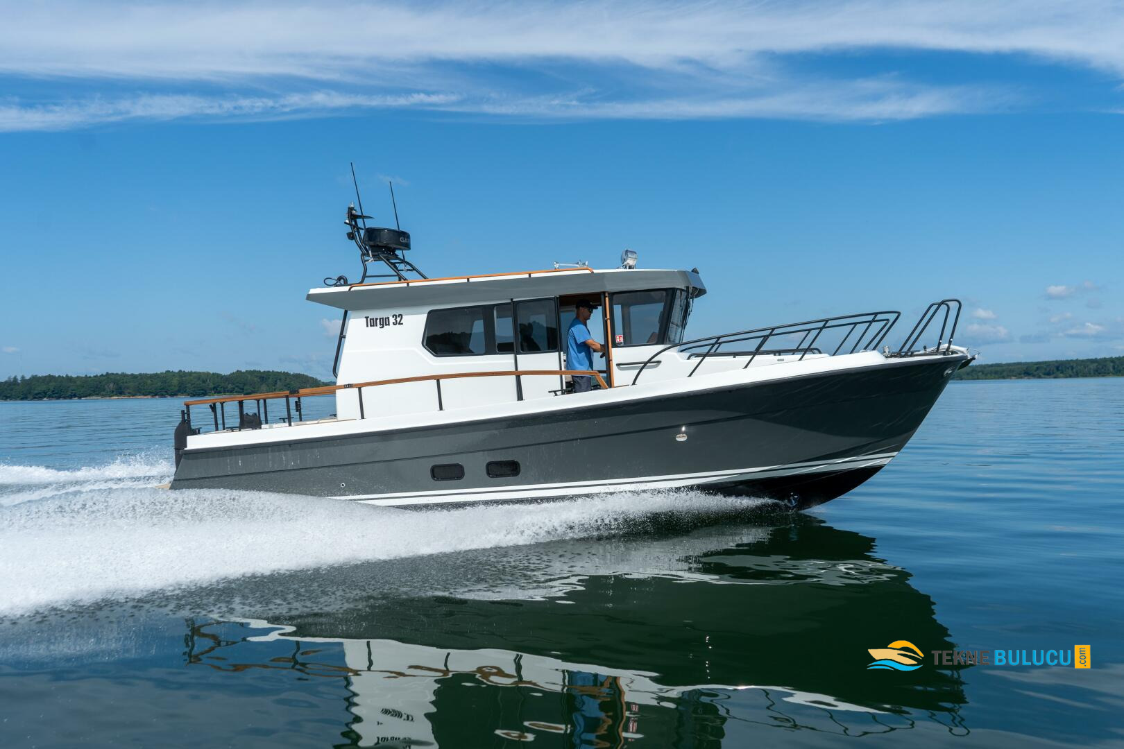 Azimut 32 Targa 1985 iç mekan 3