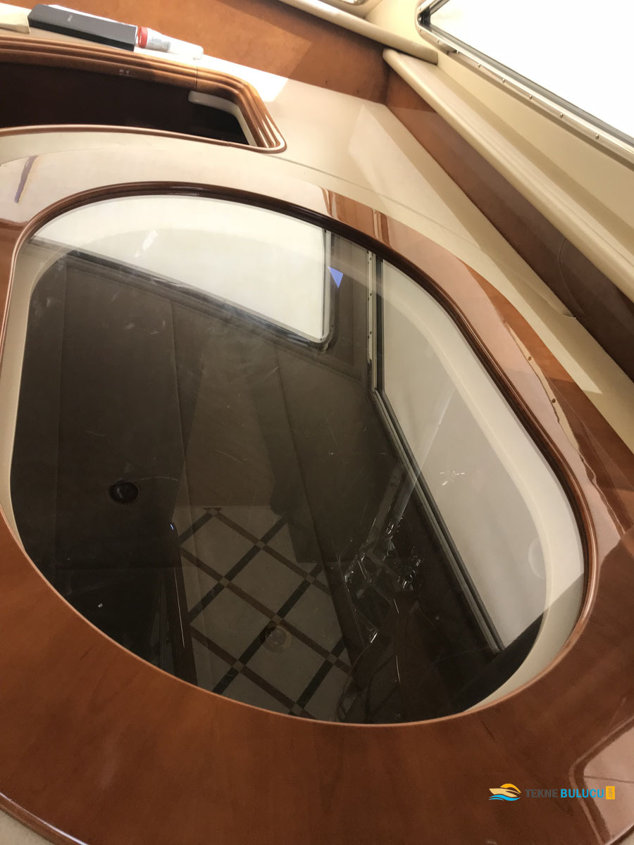 Azimut 100 Jumbo 2002 iç mekan 1
