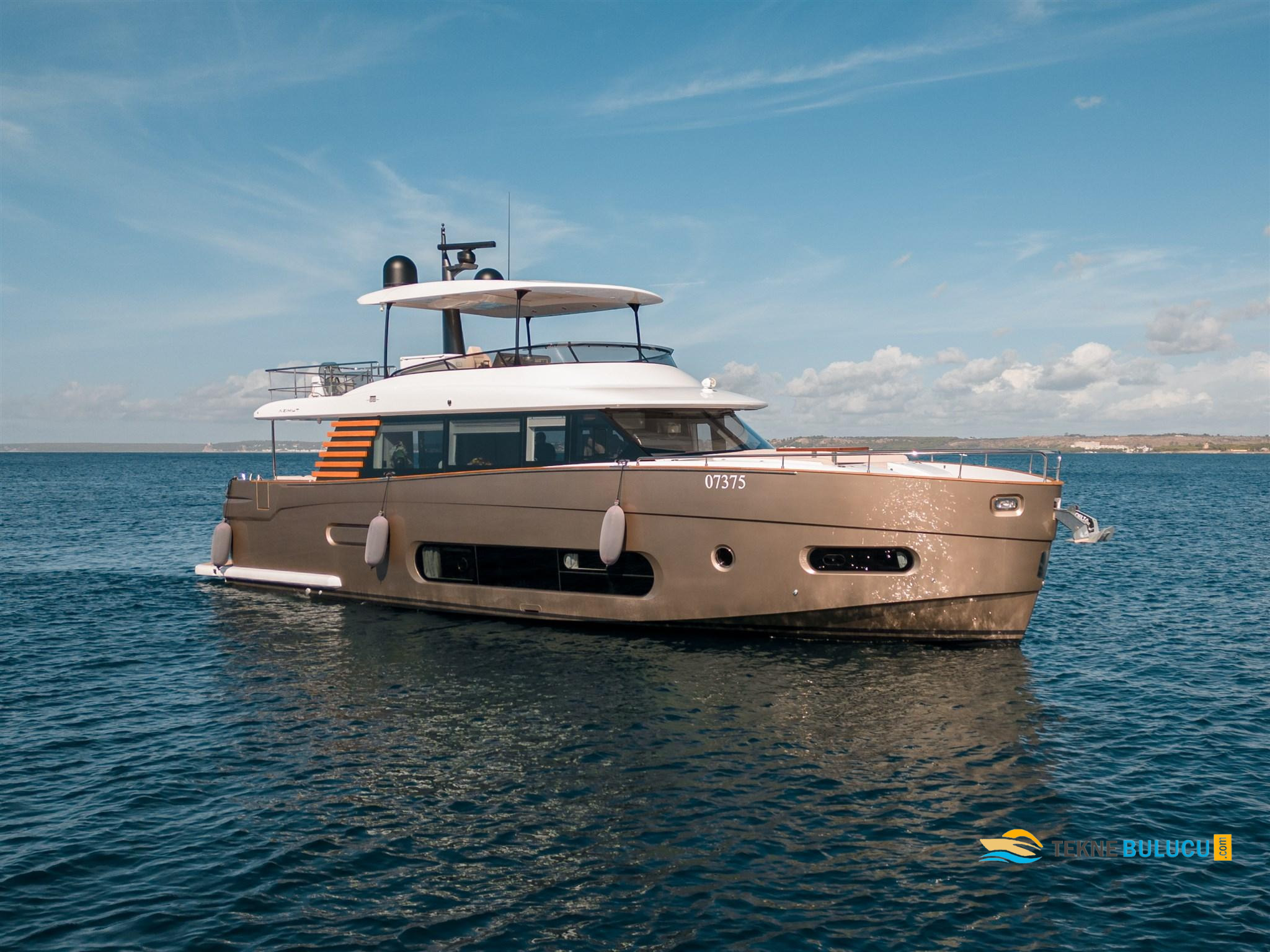 Azimut Magellano 74 2015 iç mekan 3